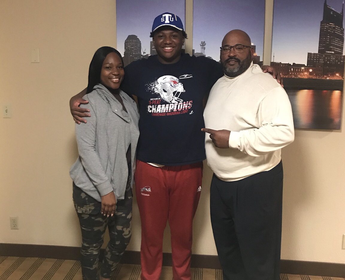 _jaimari_'s tweet photo. 1000% COMMITTED 🙏🏾⚪️🔵 https://t.co/bsUP8V7EwW