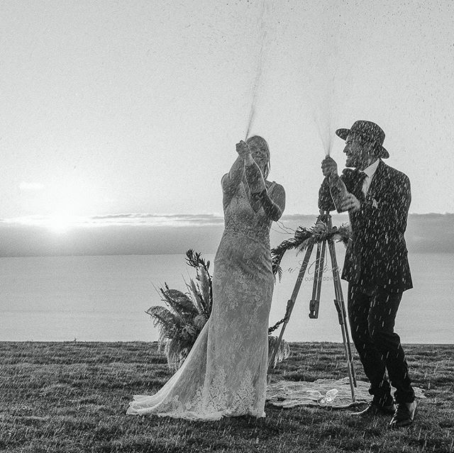 Summer is the height of wedding season. Let Méthode Marlborough elevate your occassion with New Zealand's finest sparkling wine. ⁠
⁠
Head over to our website to explore our portfolio of member wines. Just click the link in our bio!⁠
⁠
📷 from <a href="/toh/">Edo de Vries</a>… ift.tt/36rZEbR