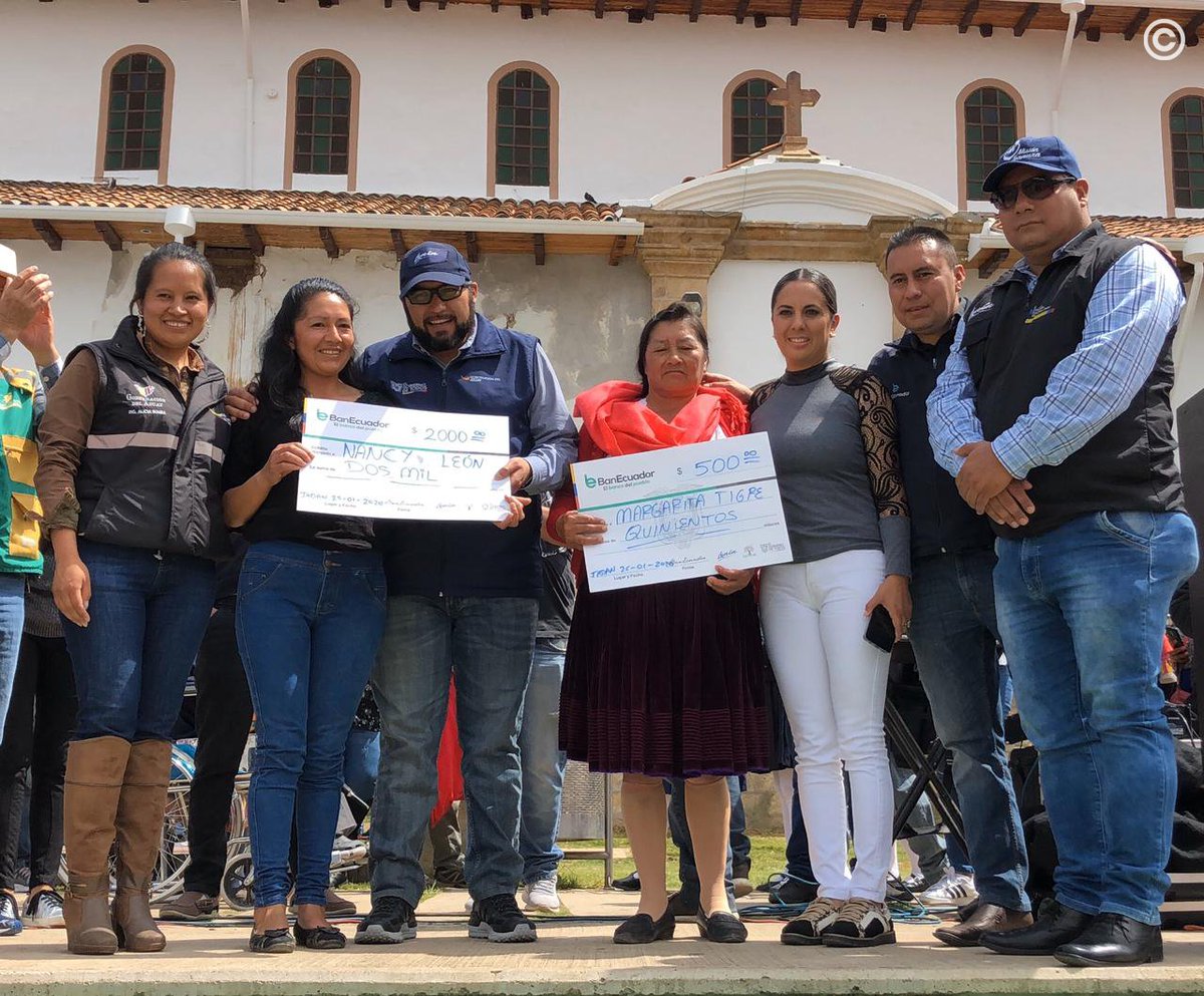 Presidencia_Ec's tweet photo. AZUAY | Los habitantes del cantón Gualaceo se beneficiaron de atenciones médicas gracias a @Salud_Ec, cedulación gracias a @RegistroCivilec, información de créditos gracias a @BanEcuadorBP, y más. ¡Las #BrigadasTodaUnaVida siguen visitando todo el territorio ecuatoriano! https://t.co/jitP4a0Ir7