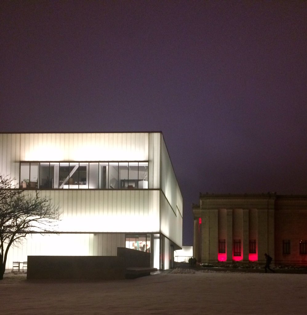 262schultz's tweet photo. The @nelson_atkins illuminates a cold, snowy winter sky. https://t.co/dNyZg3kNAf