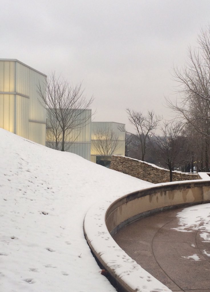 262schultz's tweet photo. The @nelson_atkins illuminates a cold, snowy winter sky. https://t.co/dNyZg3kNAf