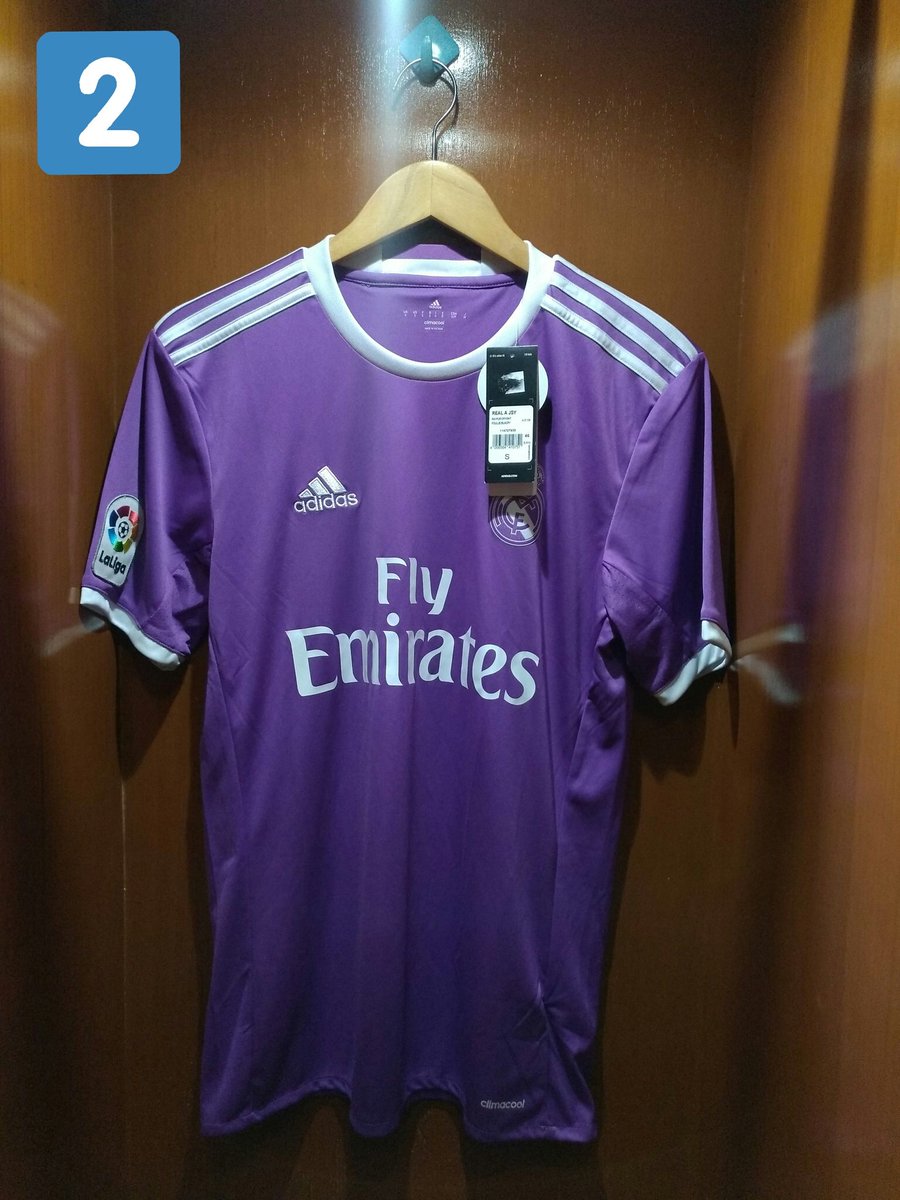 FWDfootballshop's tweet photo. #LelangFFS update 16:00, end bid 21:00 WIB.

Size Small :
#FFS1 Barcelona Home 2013/14 : 70k
#FFS2 Real Madrid Away 2016/17 : 100k
#FFS3 Liverpool Home 2014/15 : 60k
#FFS4 Chelsea Away 2014/15 : 60k https://t.co/g93FT8jkX0