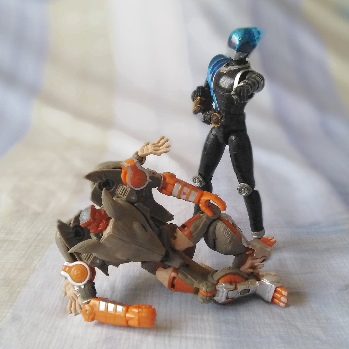 SilverHakai's tweet photo. Happy Lunar New Year from Disco!Meteor and Rattrap! (Yah I know it's a day late or whatevs.)
#ToyPhotography #Transformers #TFBeastwars #TFMaximal #TFRattrap #TFGenerations #Hasbro #DiscoMeteor #KamenRiderMeteor #仮面ライダーメテオ #LunarNewYear2020 #MetalRat2020 https://t.co/khOv02EZYC