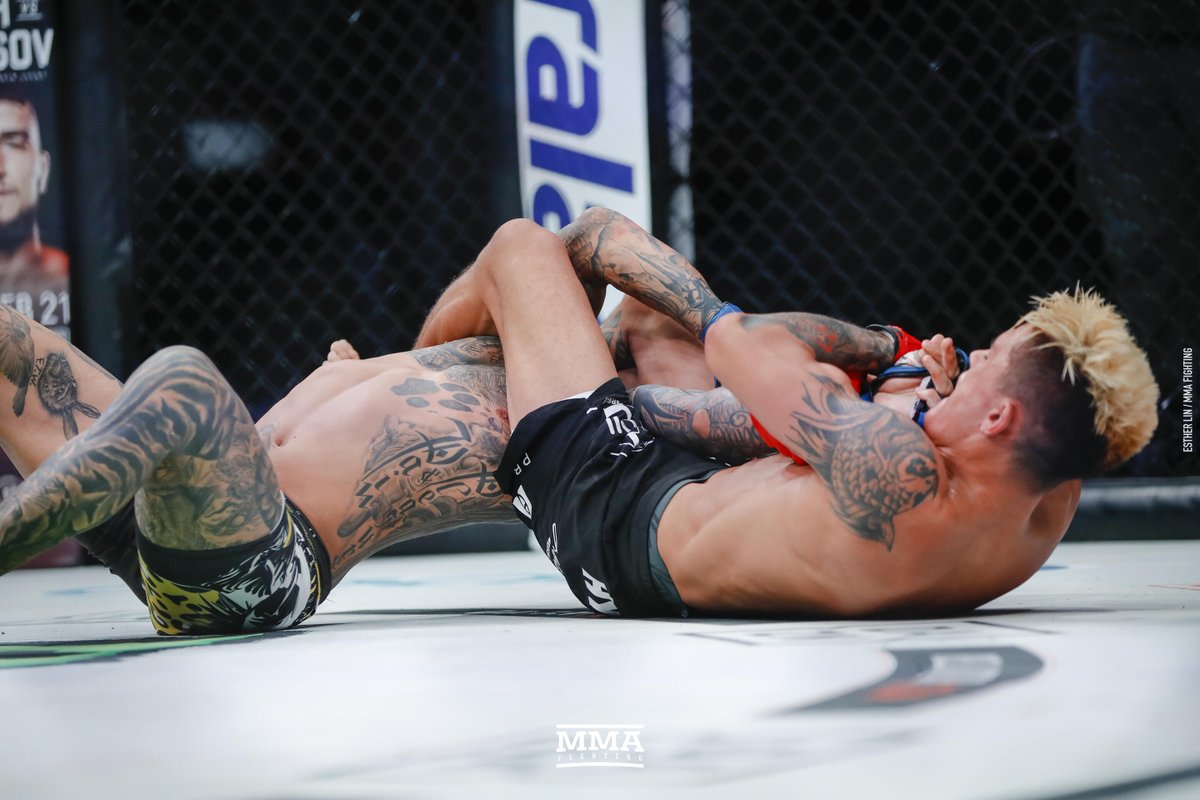 Mmafighting Com Jay Jay Wilson Gets The First Submission Of The Night At Bellator238 Allelbows