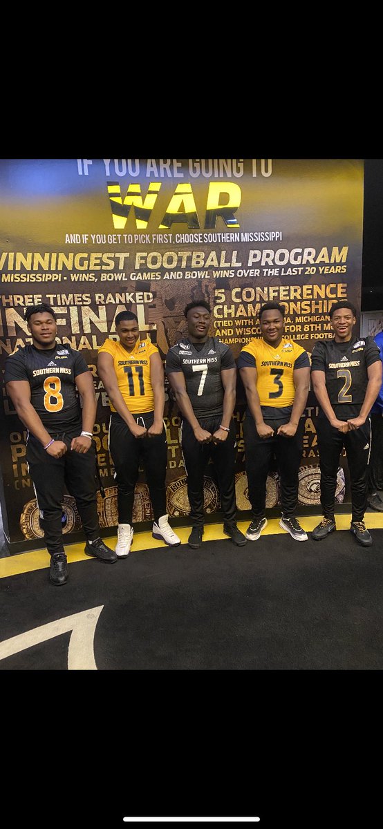 kingfromthe662's tweet photo. #SMTTT⚫️🟡 https://t.co/nXNeyBRmEq