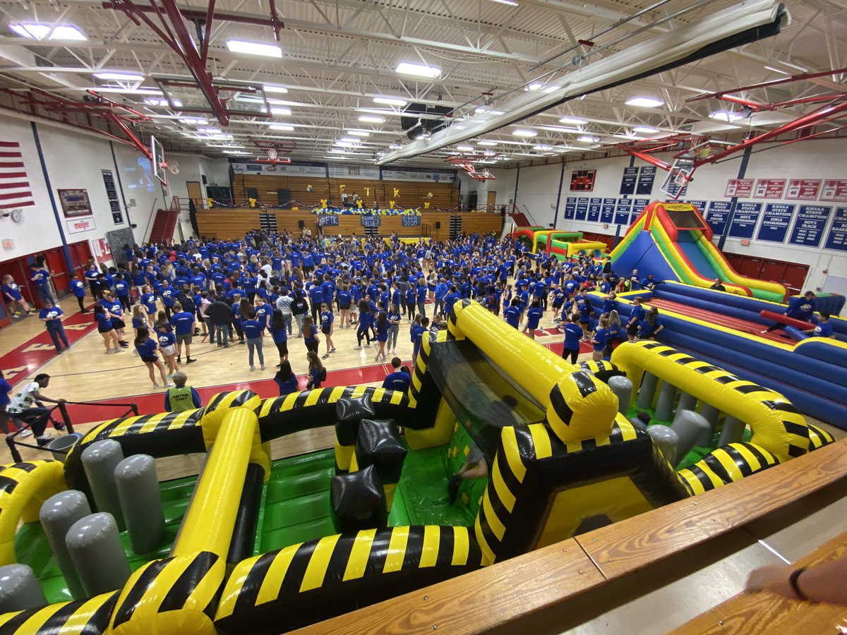 rachelehardin's tweet photo. Dance Blue @SC_LafayetteHS @lhssection2019 @Lafayette_NHS @LHS_PrincipalJ @lhshighschool #danceblue #ftk #2500 #generalfamily https://t.co/nvHIFWMsH8