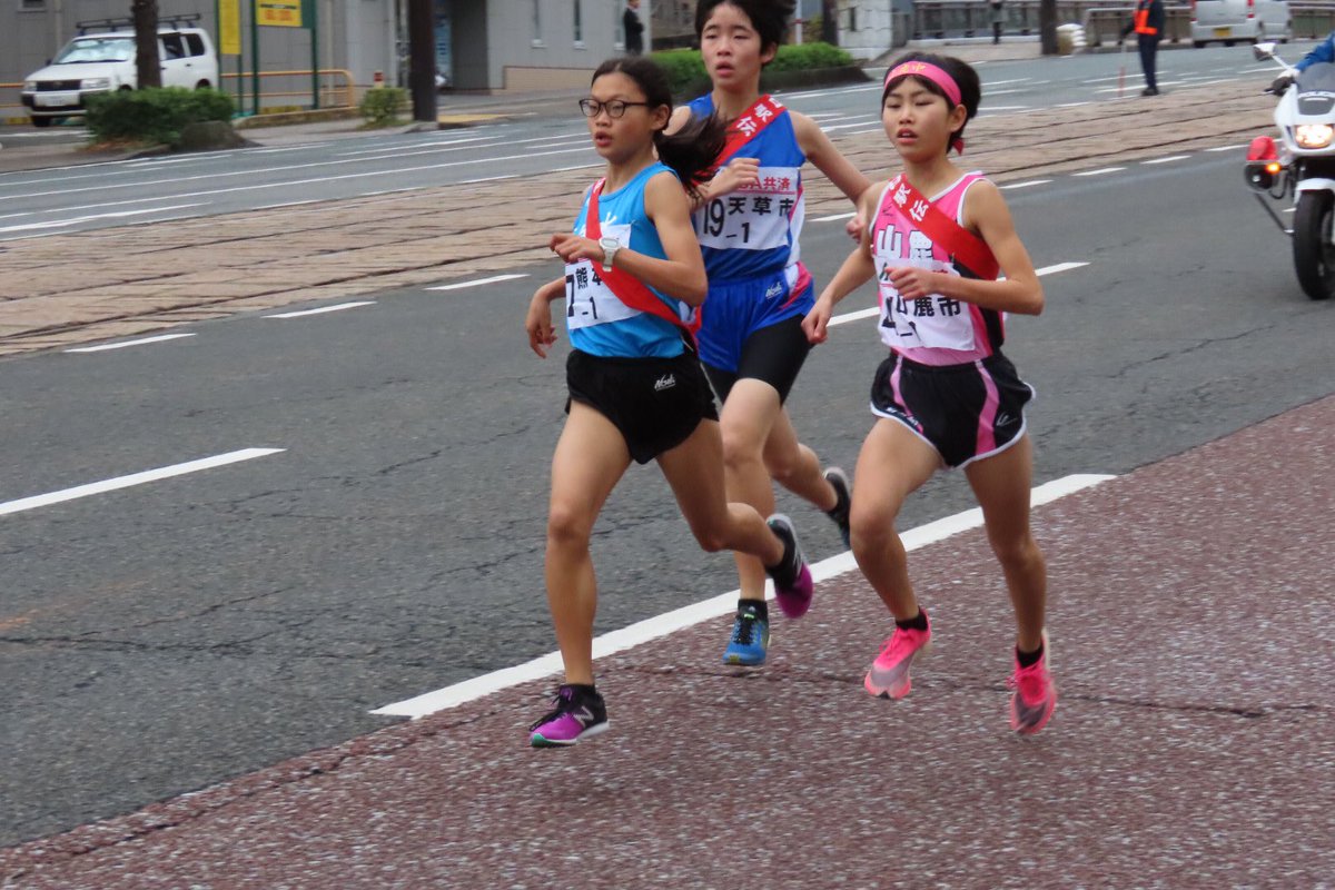 O Xrhsths 熊本市陸上競技協会 Sto Twitter 御礼 R2 1 26 日 第37回熊日郡市対抗女子駅伝大会が無事終了しました 熊本市チームは 準優勝という立派な結果でした しかも 昨年度の記録を超える好タイムでした ご声援ありがとうございました また 山鹿市チーム