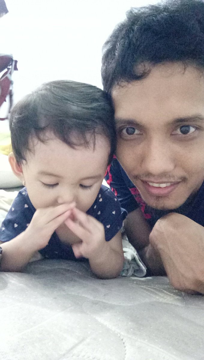 Setiap weekend pasti mainnya di tempat tidur mulu kalau jam segini.