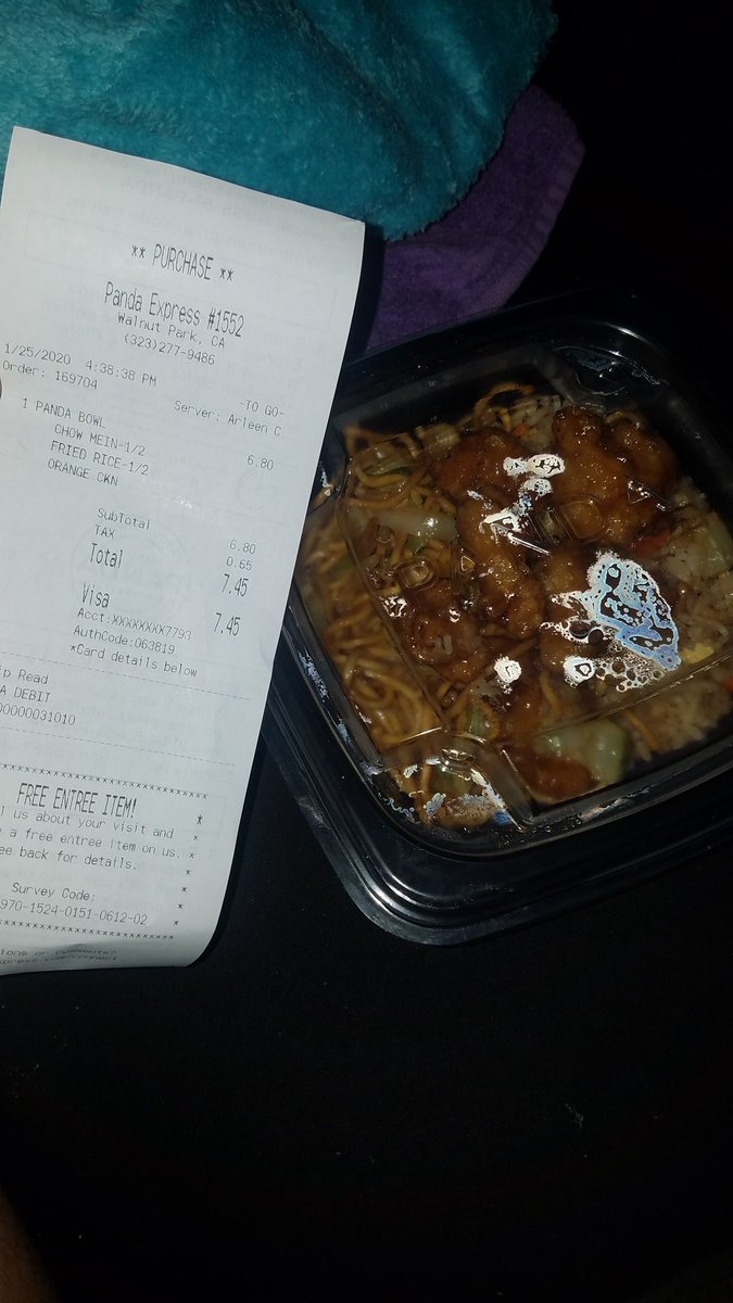 Domobeatsitup's tweet photo. @PandaExpress I ordered a bowl today, this is the amount of orange chicken I got. Is this standard or did something go wrong? https://t.co/xQbJUnZjrP
