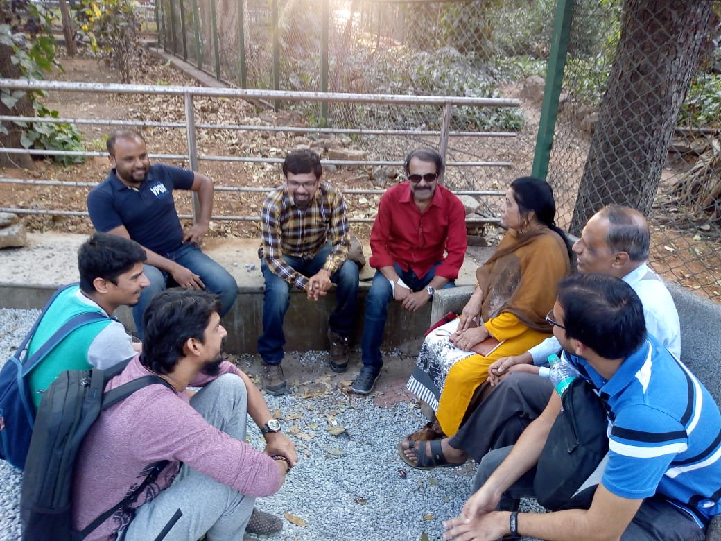 Putani_Papa's tweet photo. Whatte coincidence I say 😁
Exactly one year ago ond saNNa kanasiTkonDu #TOTT_MeetUp shuru maaDiddu, ivattige 11'neyadu 😍
12 aagbEkittu magand ond missing 🤦🏻♂️
As already said From Park to Our own space for meetups, we have learnt a lot. https://t.co/0V8FQ5izmO
