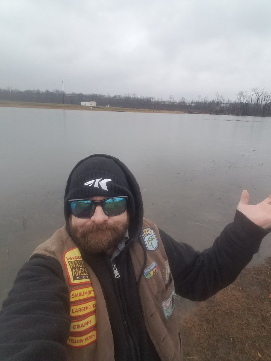 bruisedfriut's tweet photo. What are ya gonna do? Unlike the Koi that shad is frozen in the ice. The @kastkingusa Tocca sunglasses showing how well they work.
#everyday #Kastkingusa #kastkingforlife #kastkingfamily #fishinglife #fishingfamily #fishing #outdoors #fishdayton #fishohio  #frozen #sunglasses https://t.co/N3RyXlym0n