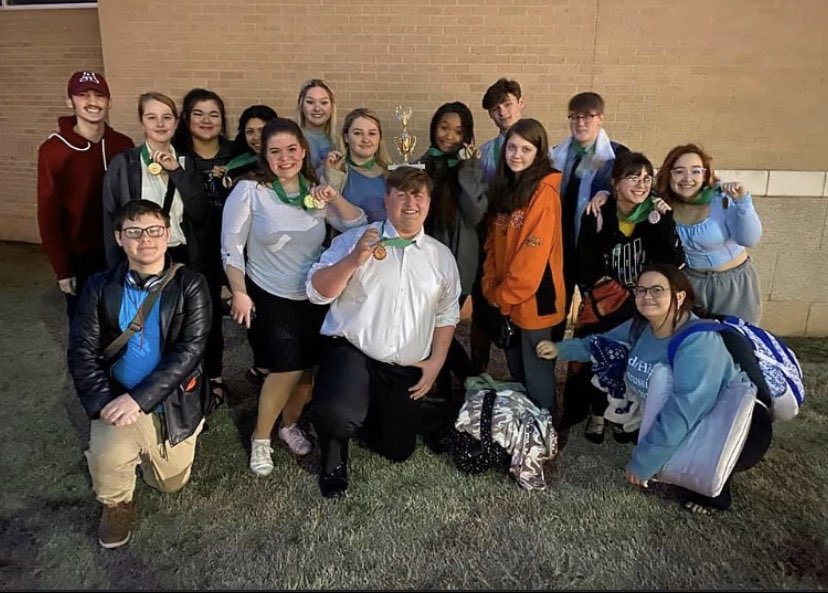 adahighspeech's tweet photo. A 3rd place in sweeps, and even MORE regional qualifications!! Way to go guys!! https://t.co/bsGw8SBniz