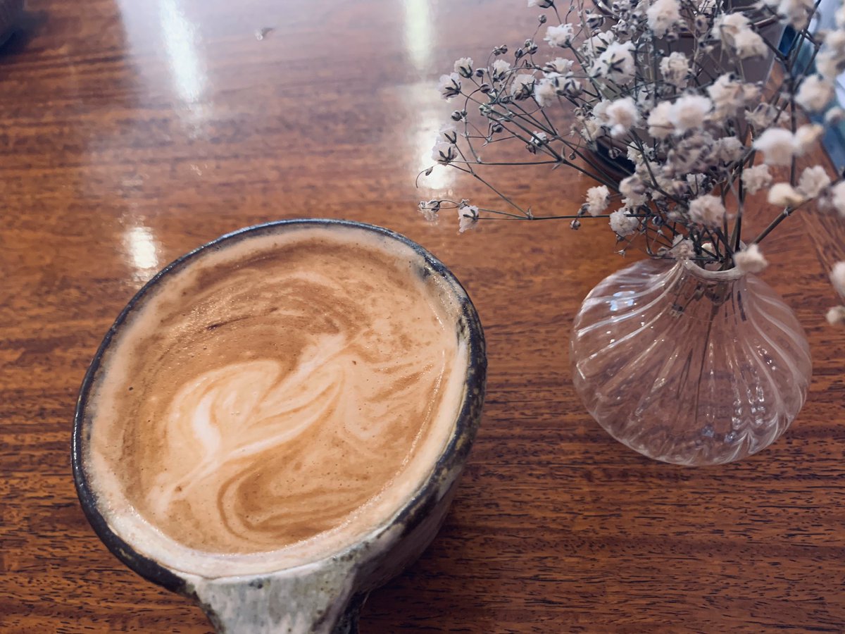 minnano_su's tweet photo. 本日湯沢高原マエ
chalo coffee
でお手伝いしています!
17:00まで営業してますので
遊びに来てくださいーー😃
#chalocoffee #シャチョー居ます #湯沢高原マエ #抹茶バスクチーズケーキオススメ https://t.co/ZWRdXy8Lzf