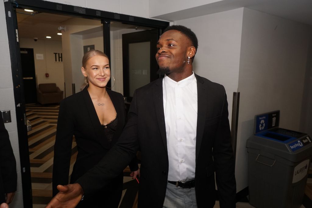 LaurierFootball's tweet photo. A few laughs, and a lot of fun. 

Check out 📸s from tonights Laurier Football Banquet

LINK: https://t.co/sYijltcsJQ

#SoarAbove https://t.co/vK2c4uj9QO