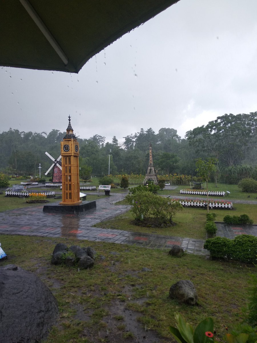 senjausang tweet media