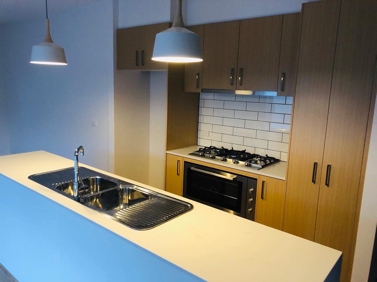 iBhomes's tweet photo. Multi Kitchen Designs #builtwithlove #kitchendesign #kitchen #carpentry #cabinets #architecture #design #subway #tiles #pendant #lights #stone #waterfall #bosch #appliances #investorlife #masterbuilder #construction #proud #builder #easytodealwith #accessibility #delivery @mbavic https://t.co/moNEzsh4pZ
