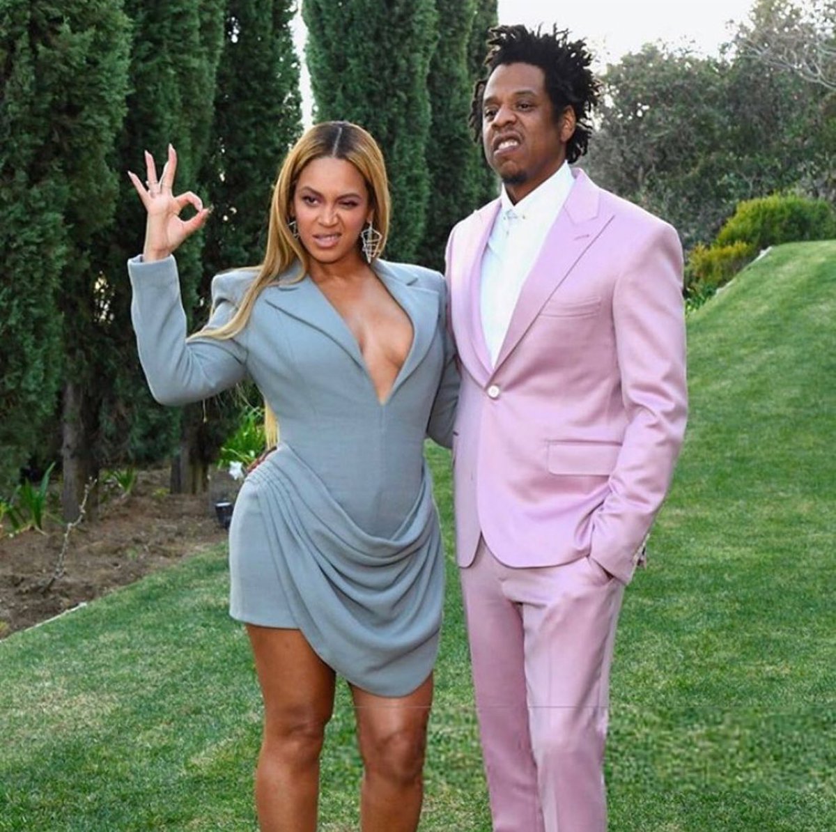 rowdyrebelz's tweet photo. Jay-Z x Beyoncé Vibes #rocnation https://t.co/ytyKRY86th