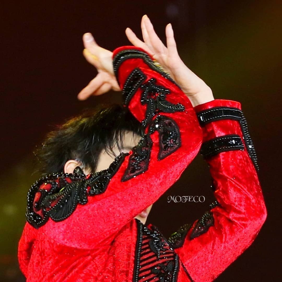 abcnokko's tweet image. ライブに行くたびに思う。何故こんなにも素晴らしいアーティストを隠すのか？ユノのダンスをもっと観たい。プロならどちらのファンにも満足できるようにお願いします。マルチアングル出たら、Blu-ray、DVD買います。
#avex  #SME JAPAN 
#東方神起LIVETOUR2019_XV 
#DVDマルチアングル希望