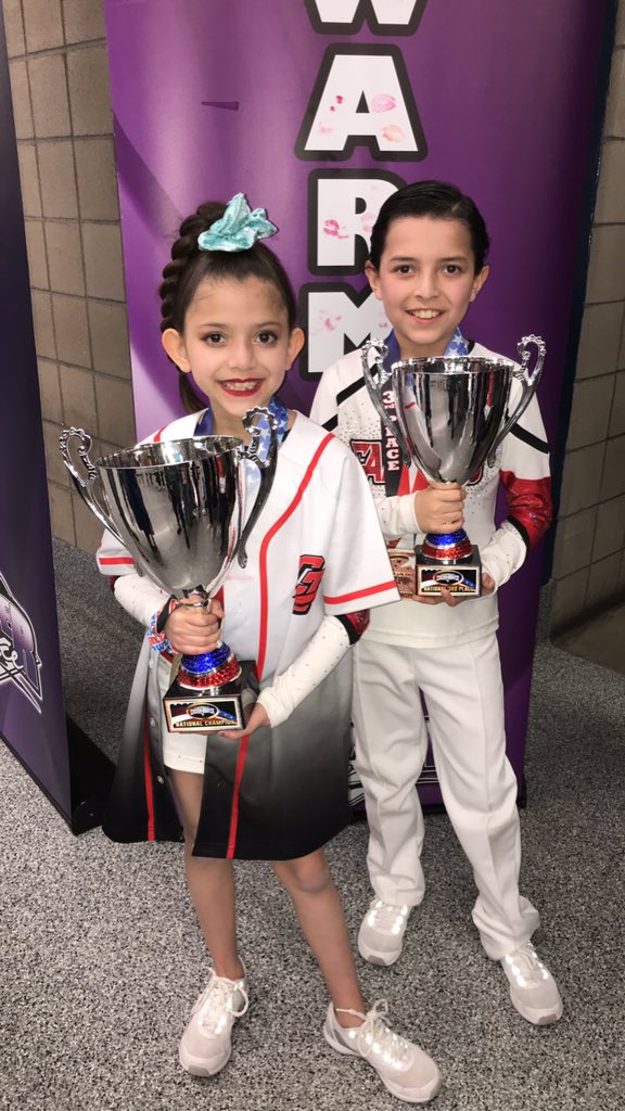 chellyfish5's tweet photo. #Brother&amp;Sister #CT #Falcons https://t.co/ksj0SU0ccA