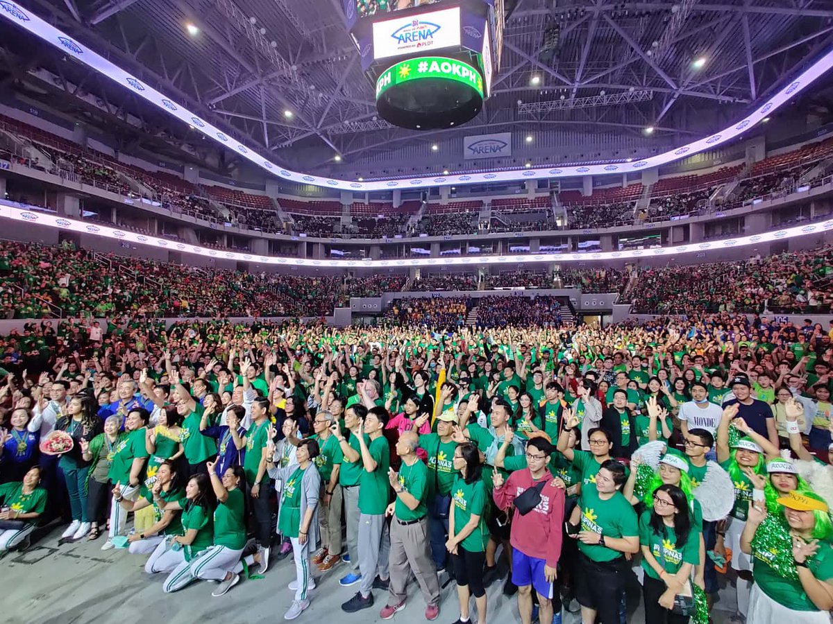 MOAArena's tweet photo. Let's all take a photo with Hans T. Sy at #AngelsWalk2020 #AngelsWalkAtMOAArena https://t.co/ygiRJuqytC