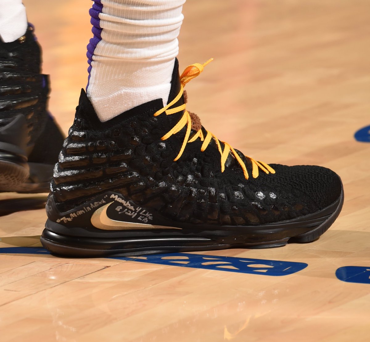 lebron kobe shoes tribute