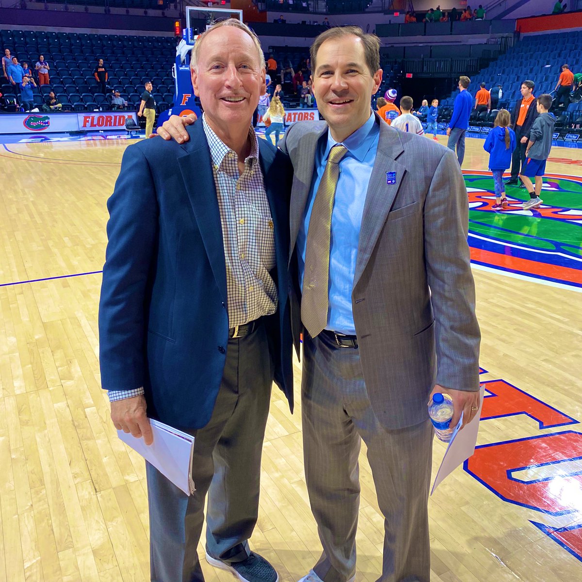 DawnWRogers's tweet photo. Huuuggggeeee Win. Even more special to have Homer Drew in the 🏠 

#SECBig12Challenge #1TFG 🐻🏀💚 https://t.co/S9FFYu6CTH
