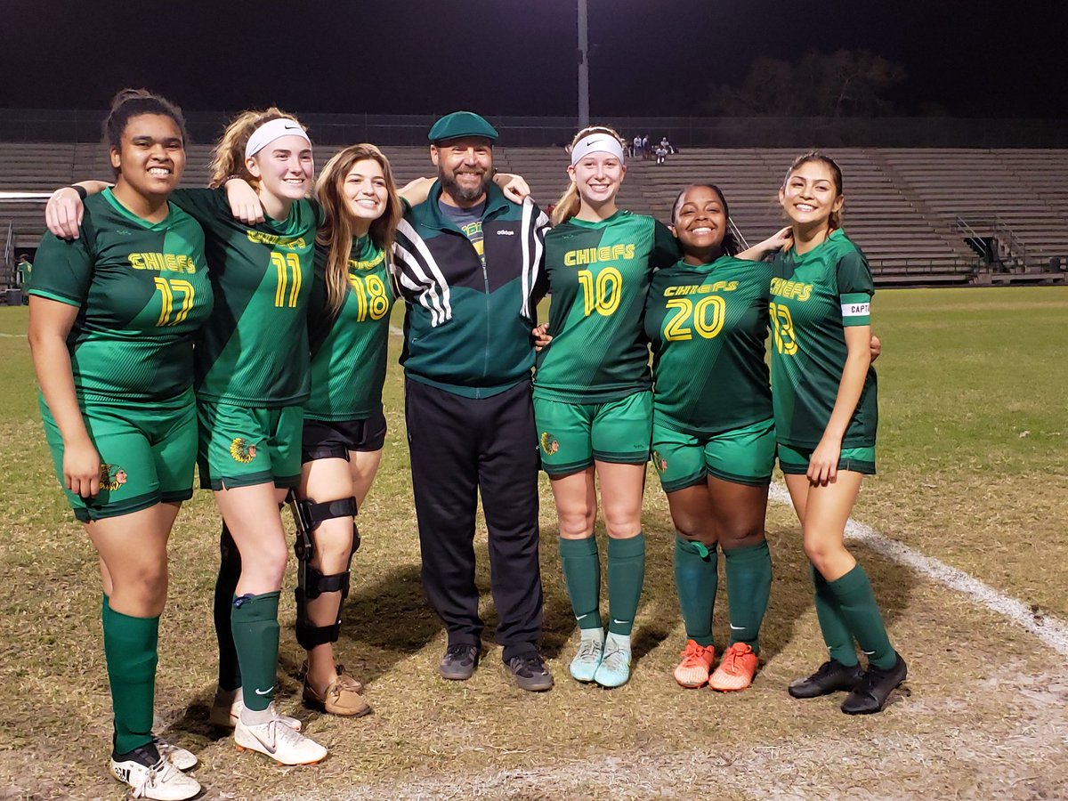CHS_SAO_AP's tweet photo. Soccer Senior Night @ChamberlainHigh @ChiefsMediaCtr 
@CHSChiefsFB 
@AthleticsChambo https://t.co/t5CNIx1GkT