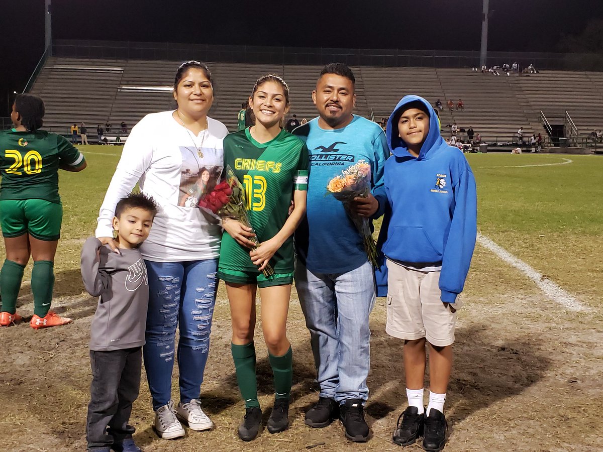 CHS_SAO_AP's tweet photo. Soccer Senior Night @ChamberlainHigh @ChiefsMediaCtr 
@CHSChiefsFB 
@AthleticsChambo https://t.co/t5CNIx1GkT
