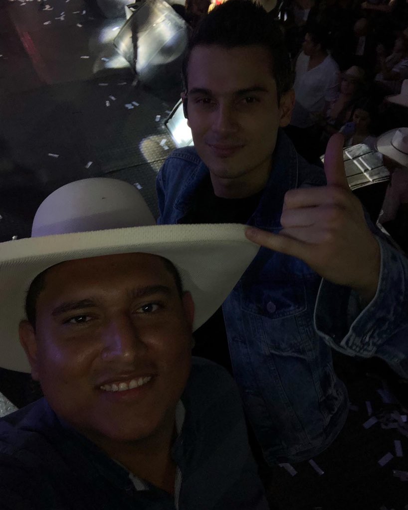 INGSERGIOROJAS's tweet photo. Con el Gran @PipeBueno en las ferias y fiestas de el Socorro - Santander.

#SEROPublicidadMarketing https://t.co/JBdWWDO7ep