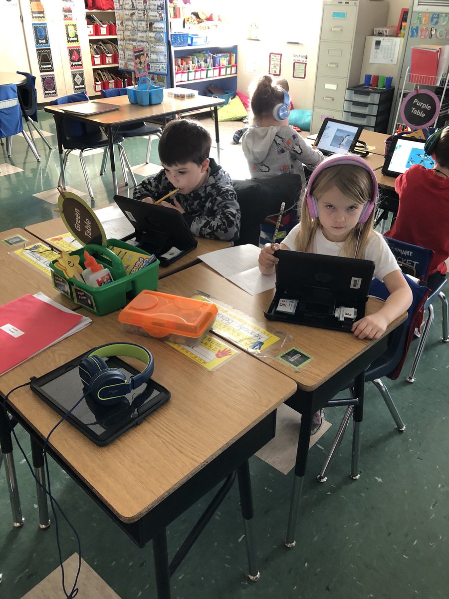 MissRoutch's tweet photo. Beginning our research project on penguins 🐧 @FB_elem https://t.co/YBsb4SqlyT