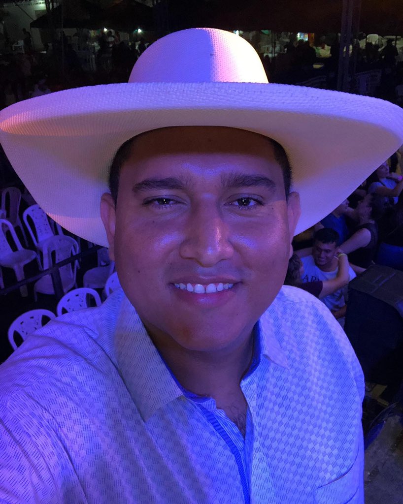 INGSERGIOROJAS's tweet photo. Que la gloria sea siempre para Dios🙏🏻♥️ él es el que todo lo puede y conoce el corazón de cada ser humano... Gracias le doy, todos los días de mi vida por sus bendiciones y en él confió que todas nuestras metas seran exitosos y bendecidas.⁣

#SEROPublicidadMarketing https://t.co/QOlNLXAIHY