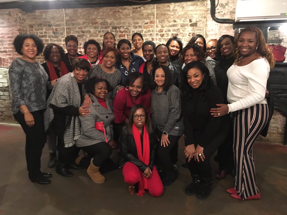 Shaunya_Chavis's tweet photo. Wrapping up a wonderful dinner at the #DSTSAV2020 State Cluster with sisters from our @UnivWestGa #KDChapter and our soror friends! #KDMade @dstinc1913 https://t.co/o48Emq5FjY