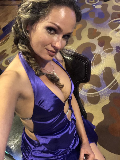 Hello! https://t.co/9dUNxrWHLe