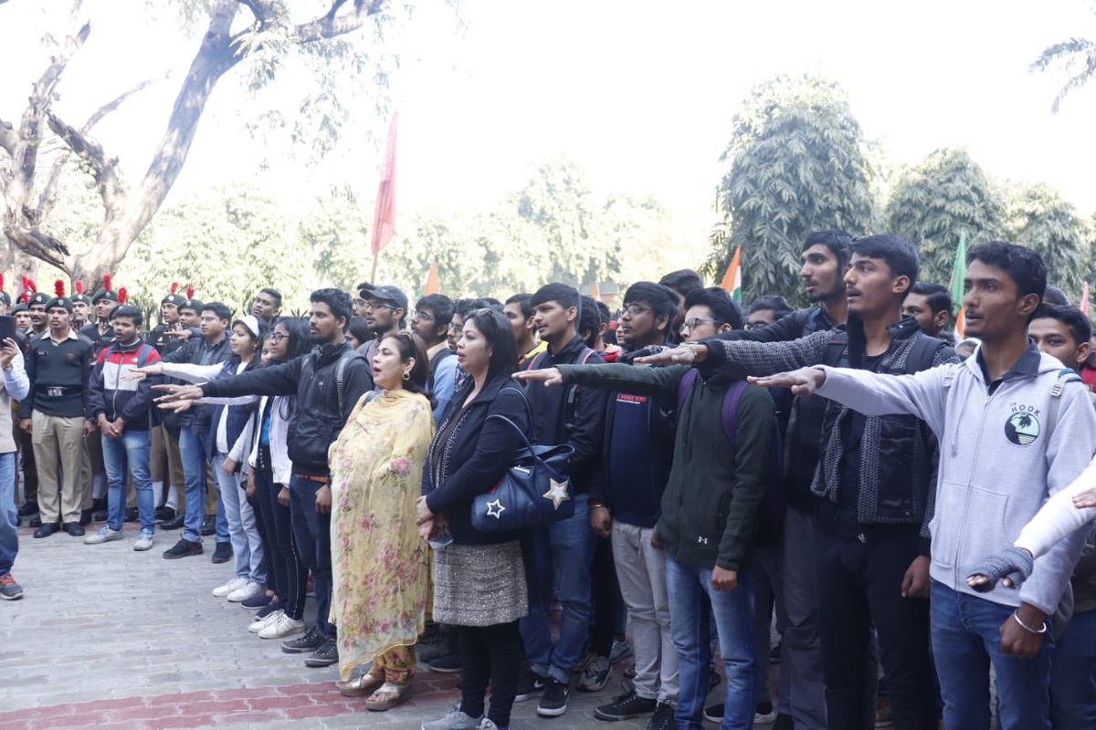 arsdcollegedu's tweet photo. आप सभी को 71वें गणतंत्र दिवस की ढेर सारी शुभकामनाएं। आइए हम सब मिलकर अपने संविधान की भावना का आदर करें व अपने गणतंत्र को और मजबूत बनाए। https://t.co/EiV0ch8KHR
