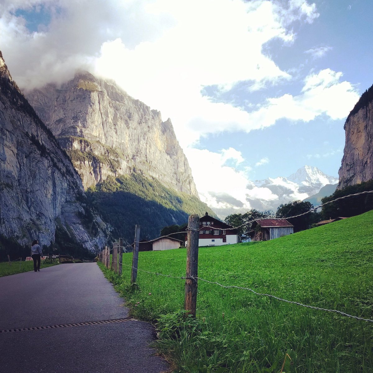 hattedtraveller's tweet photo. Getting lost in the valley of the waterfalls: Lauterbrunnen, Switzerland. 
The new blog on things to do in the  Bernese Oberland Alps, Switzerland is now up over on the blog. Follow link in bio. 
#switzerland #travel #adventure #mountains #scenery #nature #blog #europe #jungfrau https://t.co/X4Jt5tq4dX