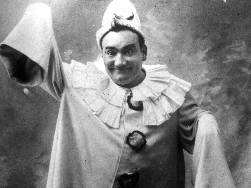 TheDrunkenTenor's tweet photo. I see Caruso trending and thought, “Why are they talking about Enrico Caruso on Twitter?” #OperaNerd #Opera #EnricoCaruso #Tenors https://t.co/Iio5he8mmR