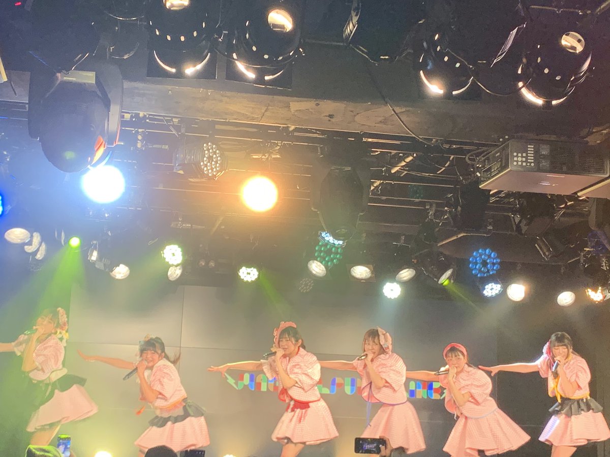 aidoringwithM09's tweet image. こちらもマジパン定期公演ＭＰＬ２０２０よりカメラ撮影可能曲２つ目『謎から謎めくＭｓｔｅｒｙ』よりサビ定番の振り付け謎謎トレインのシーンを投下しておきます
#マジパン #MPL2020