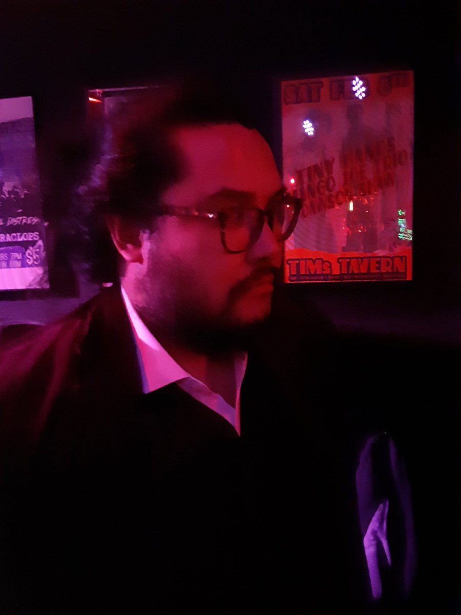 AntoineMolaro's tweet photo. Hanging with this gentleman over here tonight! @timstavern #timstavern #jedcrisologoandthesunkillers https://t.co/NOSbztPsTz
