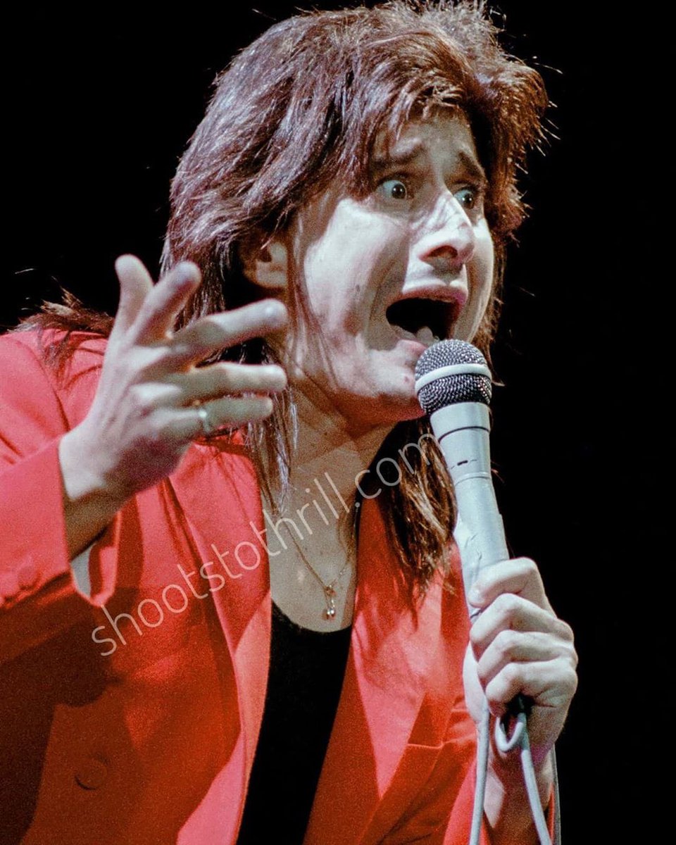 #StevePerry
Repost 
@shootstothrill Happy birthday to Steve Perry. Here he is in 1986 on his last tour with Journey. Pittsburgh, PA. #steveperry #steveperrymusic ##steveperryfans #concertphotographersaroundtheworld