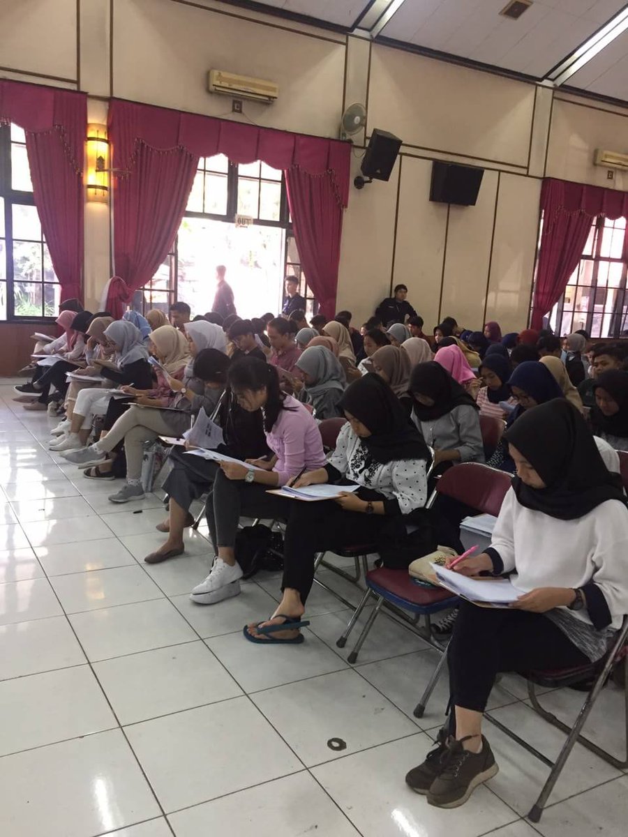 [LIVE REPORT]

Sesi 1 udah selesai niih teman-teman😊

Sekarang kita lagi pengerjaan sesi 2 untuk pengerjaan soal TPA📚

Semangat teman-teman semuaaa✨