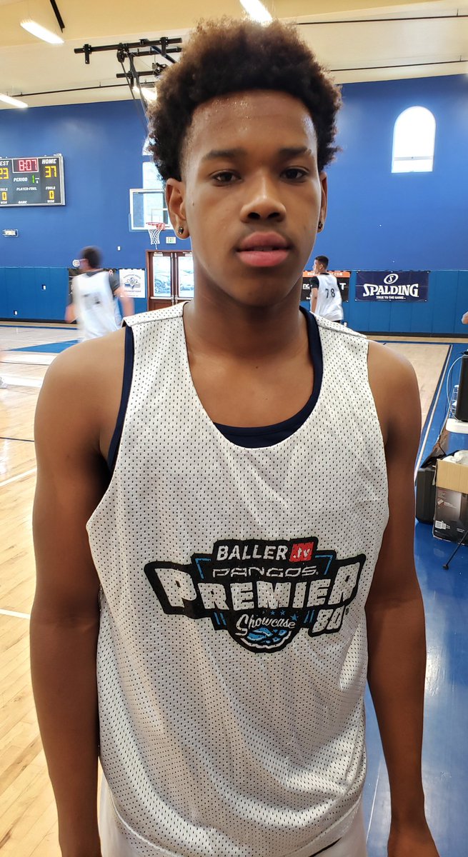 trigonis30's tweet photo. 6-3 2021 David Elliott had 24 pts in Birmingham's hotly contested battle with Mayfair, 3 of them no bigger than his 3-point dagger with 3 secs left to push Birmingham past the Monsoons 83-80 despite 39 points from 2020 McDonald's All-American Josh Christopher #statepreviewclassic https://t.co/FmyGTS1gyH