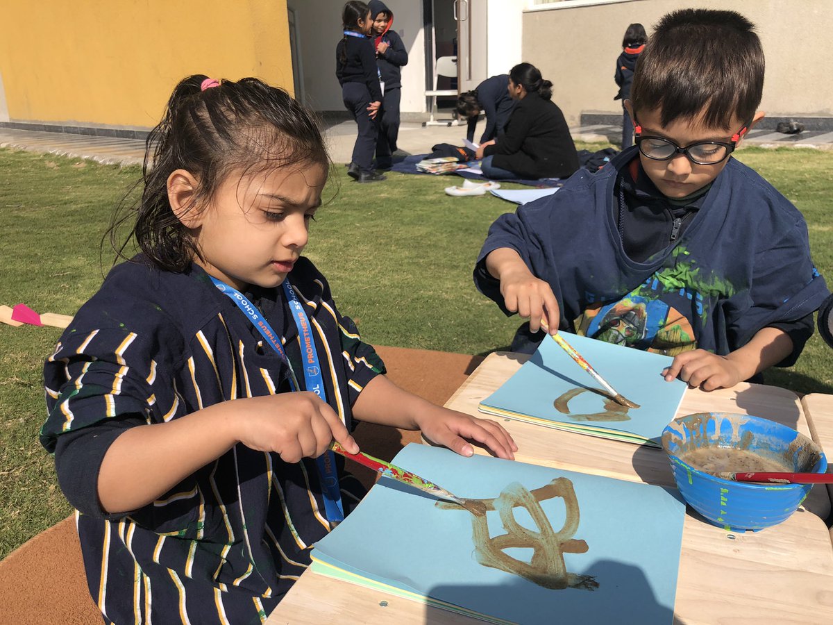 AggarwalAnanta's tweet photo. Nursery Ss painted with mud and turned imaginative storytellers..car on the racing track to my papa cooking food..
#creativeexpression #funwithmud #outdoorfun #playbasedlearning @AneeshaSahni @deepa_nanda @Prometheus_Edu https://t.co/AAAYp9nssY