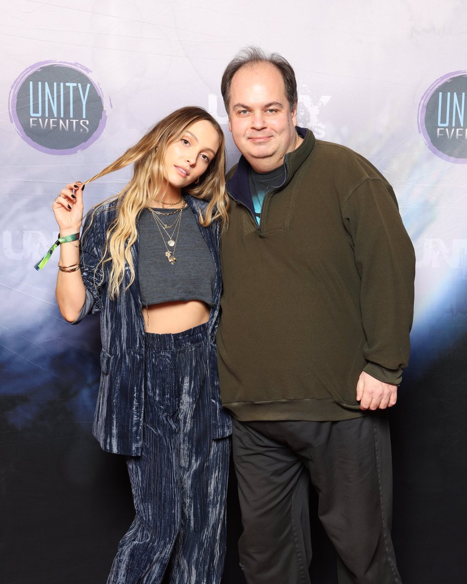 BastardSonVan's tweet image. Met the beautiful @SaraIlanaa at #UnityDays #The100 #UNITYDAYS2020