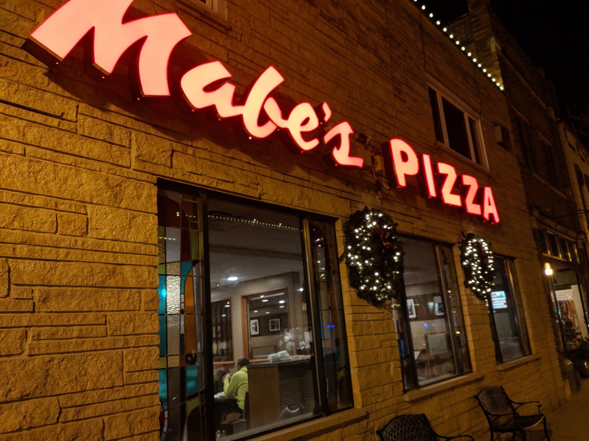 A fun night talking <a href="/LutherBaseball/">Luther Baseball</a> with <a href="/GaryDolphin/">Gary Dolphin</a> ends with a mandatory stop whenever in Decorah <a href="/mabespizza/">Mabe's Pizza</a>