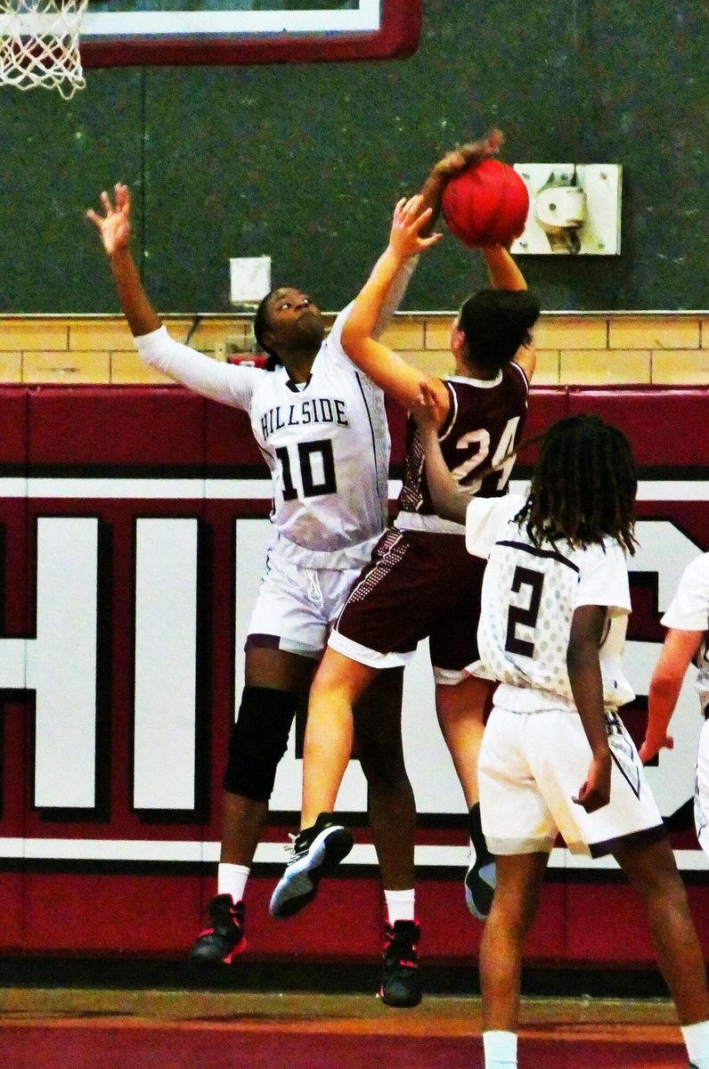 NANNPHOTO51's tweet photo. NJ HS Girls Basketball Hillside vs Roselle Park photos &amp; digital at https://t.co/ex6QCy9kKN  #NJHSSports #NJHOOPS #njhsgirlsbaskball #RoselleParkHS #RoselleParkAthletics #HillsideAthletics #UCConference #hillsidenj #Comets_FB #CometsBBall #shamrock_74 https://t.co/Jn0fAbAEZl