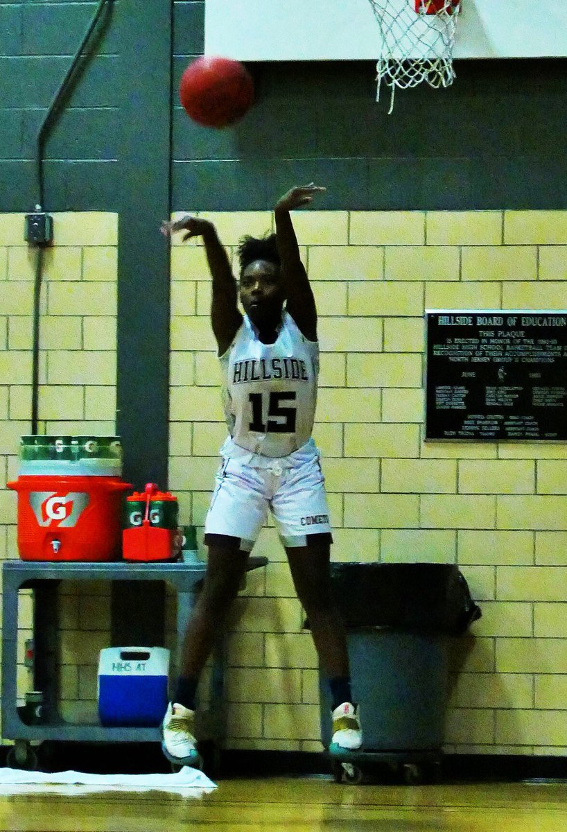 NANNPHOTO51's tweet photo. NJ HS Girls Basketball Hillside vs Roselle Park photos &amp; digital at https://t.co/ex6QCy9kKN  #NJHSSports #NJHOOPS #njhsgirlsbaskball #RoselleParkHS #RoselleParkAthletics #HillsideAthletics #UCConference #hillsidenj #Comets_FB #CometsBBall #shamrock_74 https://t.co/IzoHfEH5Lu