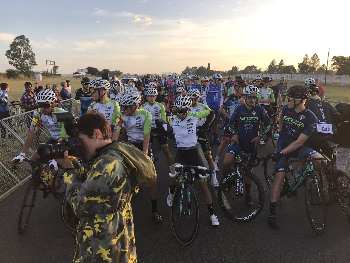 MidvaalLM's tweet image. The Midvaal @FastOneCycle Challenge 2020 has been officially launched by our Executive Mayor Ald @BonganiBaloyiEM. A great event for cyclists and spectators! Good luck to all participants! 😁

#ProudlyMidvaal