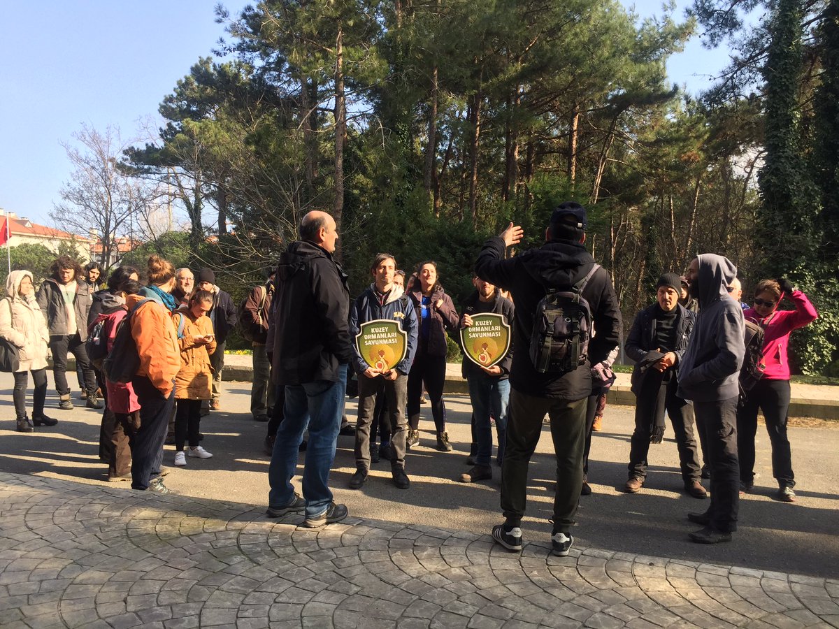 kuzeyormanlari's tweet photo. Kentin ortasında yeşil bir vaha sayılan #HacıosmanKorusu’nda yürüyüşümüz başlıyor. 

Prof. Dr. Ünal Akkemik hocamız yürüyüşte bize rehberlik yapıyor 🙏🏻 https://t.co/B8vcBpUGqK