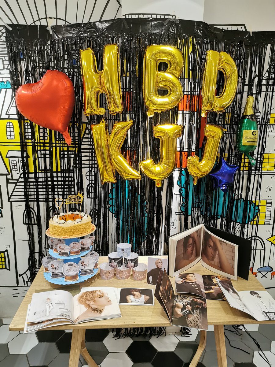 ifoundparis's tweet image. Thank you for this simple yet fun filled celebration of @bornfreeonekiss birthday! This tita fangirl's first cup sleeve event is a memorable one! @KJJinManila

#김재중_생일축하한다_애요 #HAPPY_JAEJOONG_DAY #SummerInWinter