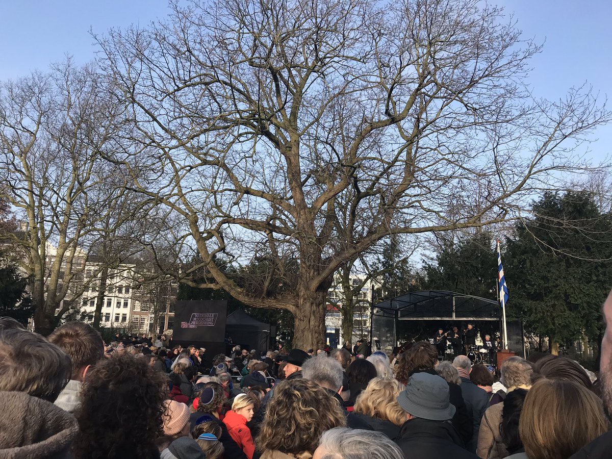 Erg druk bij Nationale Holocaust Herdenking <a href="/Namenmonument/">Namenmonument</a>
